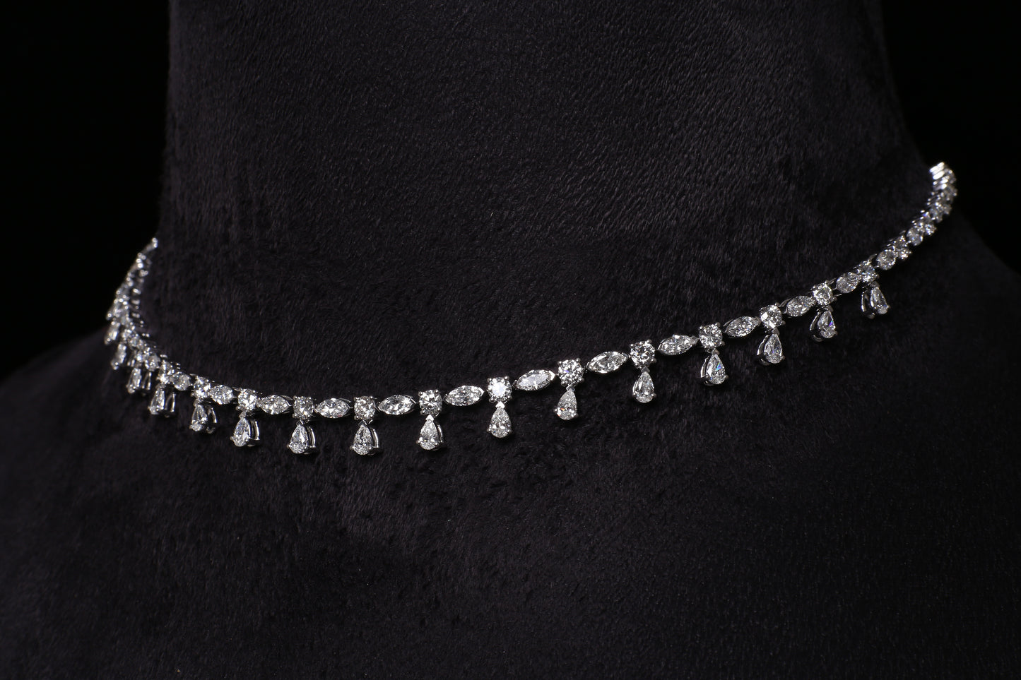 Cascade d'Étoiles Collier